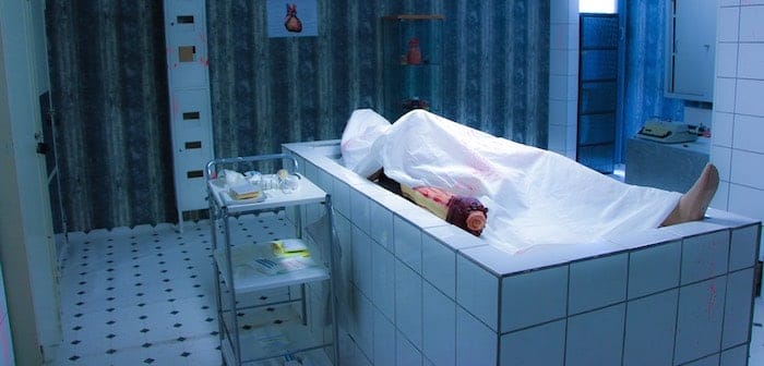 Live Escape Game Berlin – Quest Room Leichenhalle