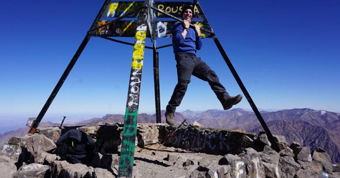 Fabian beim Bergsteigen