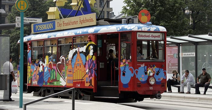 Frankfurt bei Regen - Historische Straßenbahn