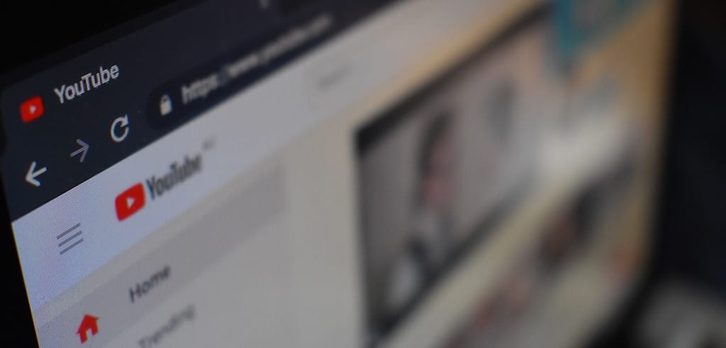 Aktivitaeten gegen Langeweile zu Hause: Youtube-Kanal starten